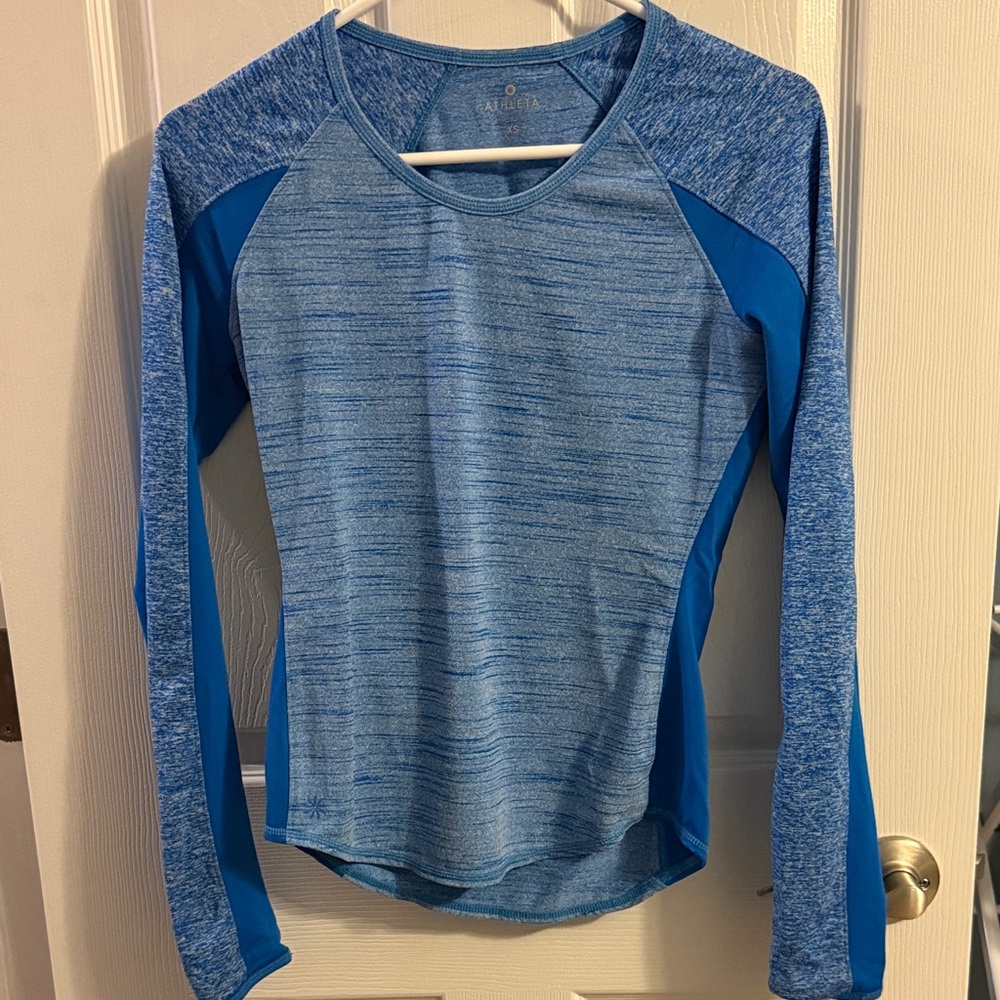 Athleta Heathered Blue Long Sleeve Tee